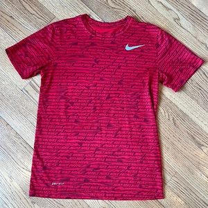 Nike Dri-Fit Men’s Small Red T-Shirt